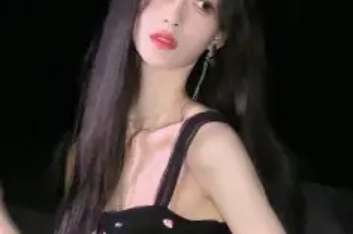 不以为耻反以为荣？睡了14个顶流的女网红又作妖连亲妈都拦不住